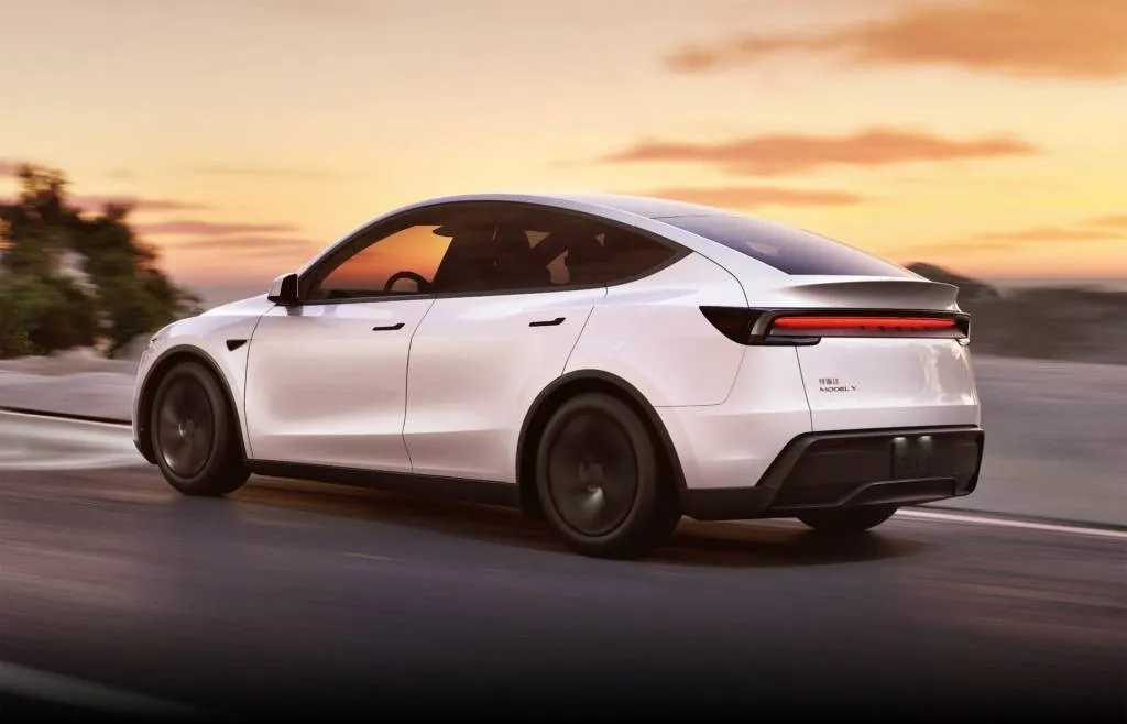 2025 Tesla Model Y (China spec) 2025 Tesla Model Y (China spec)