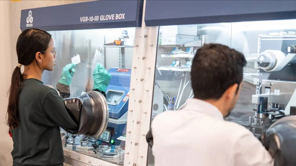 Theion sulfur-crystal EV battery development