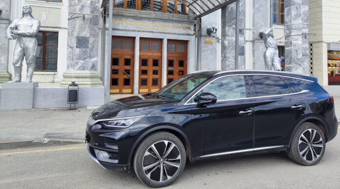 Reviewing the BYD Tang EV in Russia