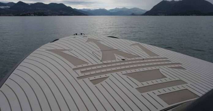 Luxury at sea: First ride on the all-electric TRIDENTE boat from Maserati and Vita Power [Video]