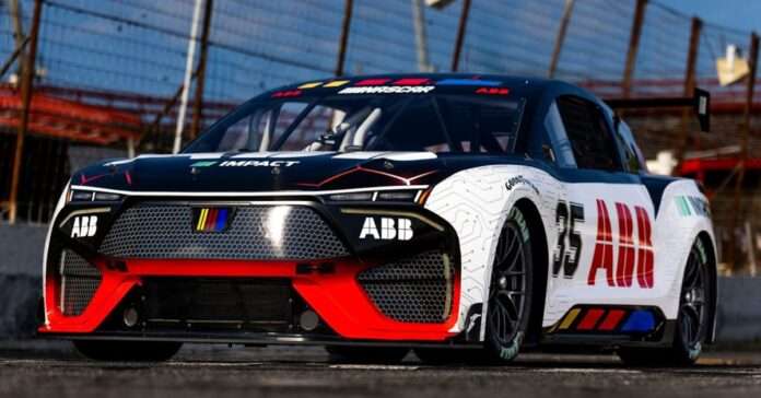 Electric NASCAR racer arrives at Chicago Street Race with 1300 hp (!)