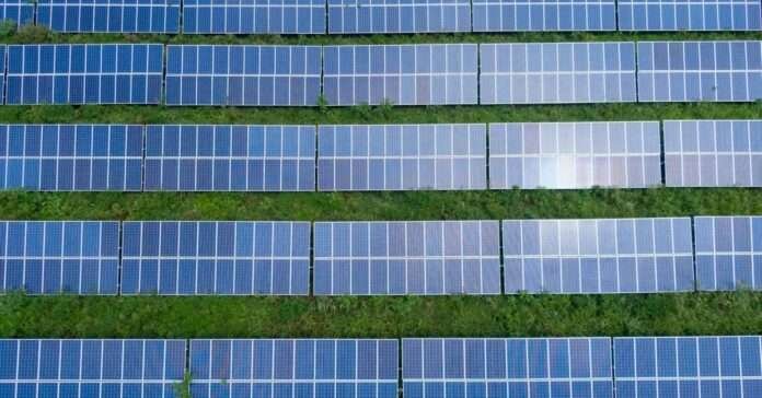 New UK gov’t approves 3 huge solar farms & wants to expand rooftop installs