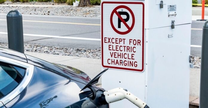 The US govt is fixing and upgrading 4,500 EV charging ports