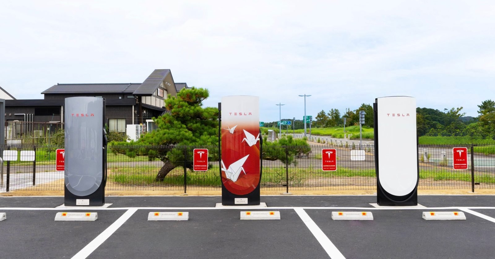 Tesla 60,000th global Supercharger