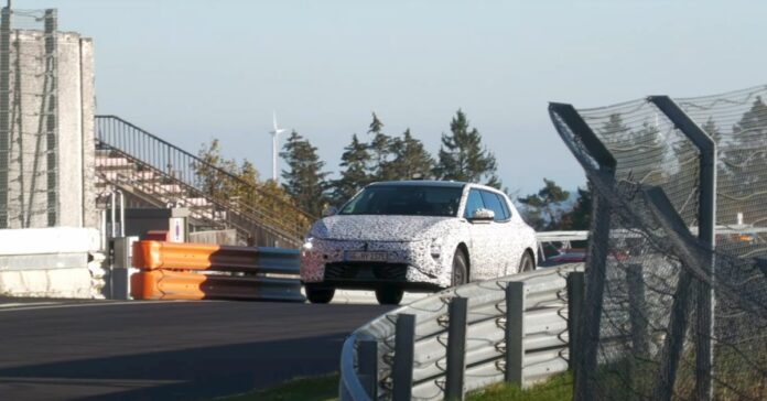 Watch Kia’s new EV4 hatch carve up the Nurburgring, nearly on two wheels [Video]