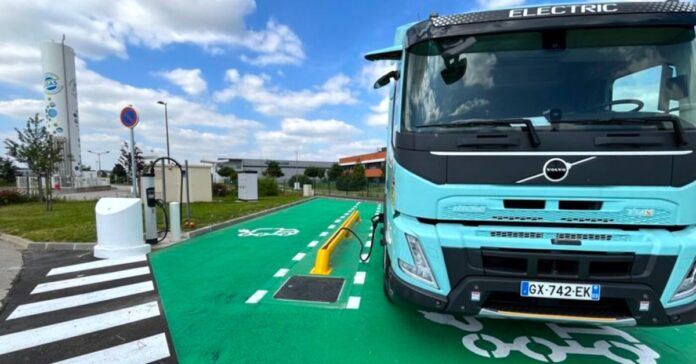Kempower, Proviridis partner on novel electric semi truck charging solution