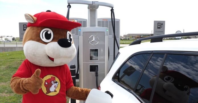 Mercedes-Benz just opened more DC fast chargers at Buc-ee’s in Texas