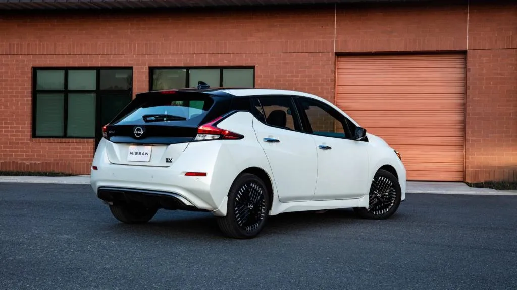 2025 Nissan Leaf carries over, loses EV tax credit eligibility