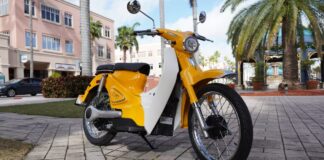 This fun-vibes Honda Cub lookalike electric scooter is now almost half off This fun-vibes Honda Cub lookalike electric scooter is now almost half off