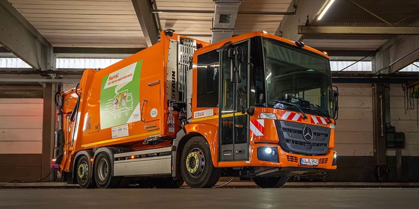Karlsruhe waste disposal agency deploys 18 Mercedes-Benz eEconic electric trucks
