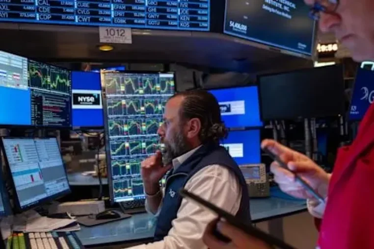 Live: Dow, Nasdaq Soar as Trump Pressures Israel to Hold Iran Ceasefire, Oil Prices Slide