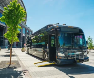 Zero-emission buses grow by 16% in the United States. Hydrogen sees strong momentum: +49%. The CALSTART report
